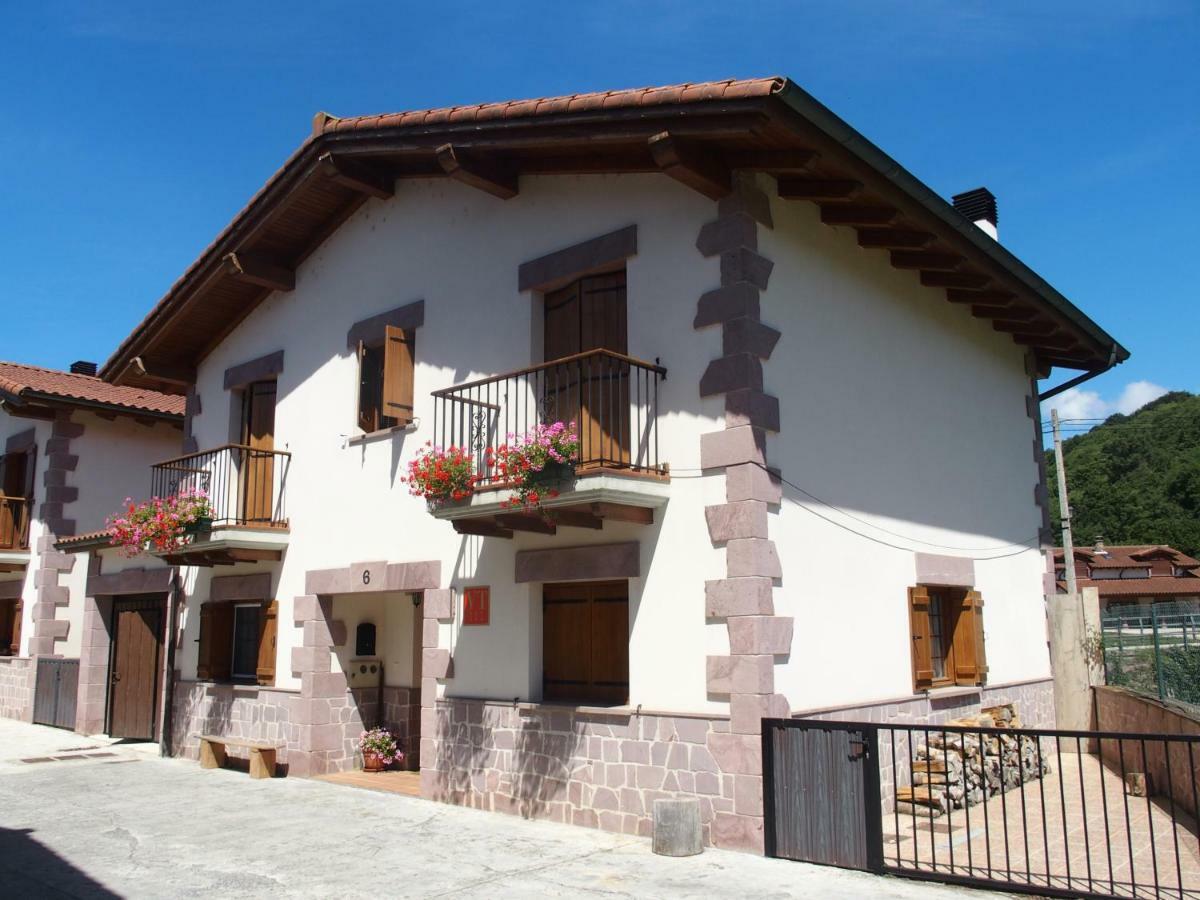Casa Rural Txolinenea Guest House Lantz Exterior photo