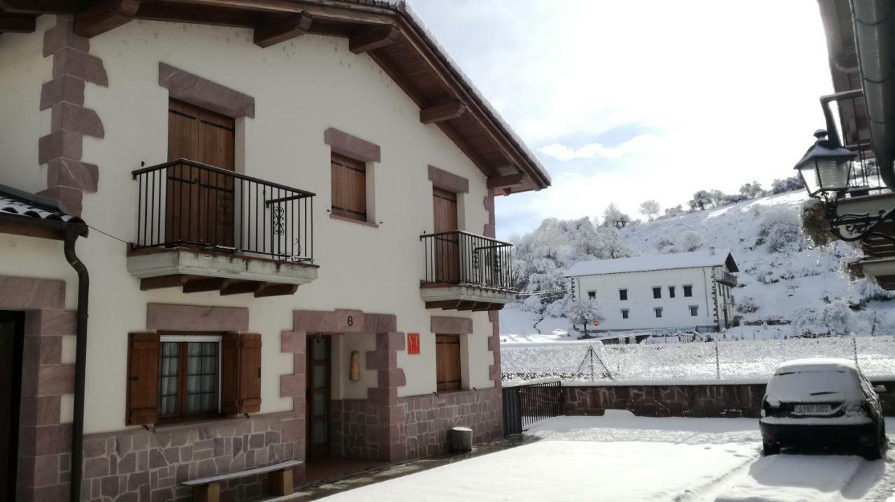 Casa Rural Txolinenea Guest House Lantz Exterior photo